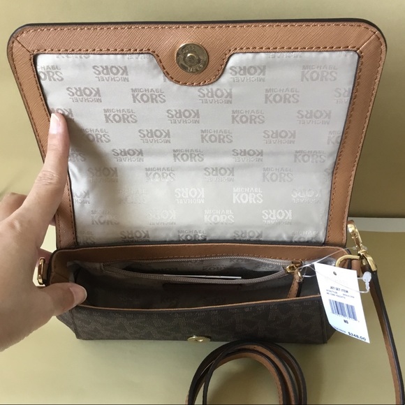 🌿Michael Kors Medium Crossbody Shoulder Bag NWT. - Picture 3 of 8